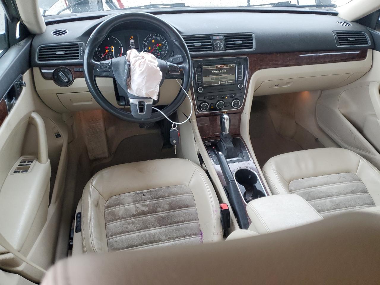 Volkswagen Passat Sel Image 8