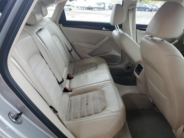 Volkswagen Passat Sel Image 7