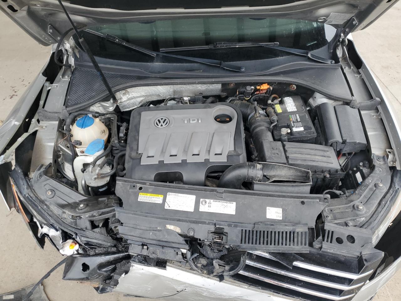 Volkswagen Passat Sel Image 10