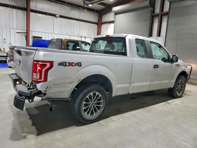 Ford F-150 Super Cab Image 2