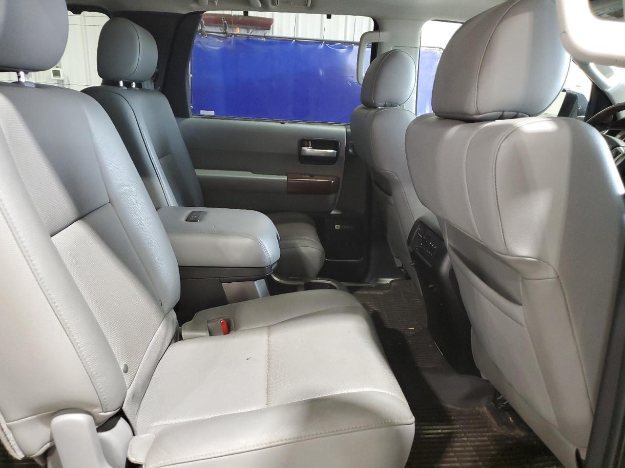 Toyota Sequoia Platinum Image 12