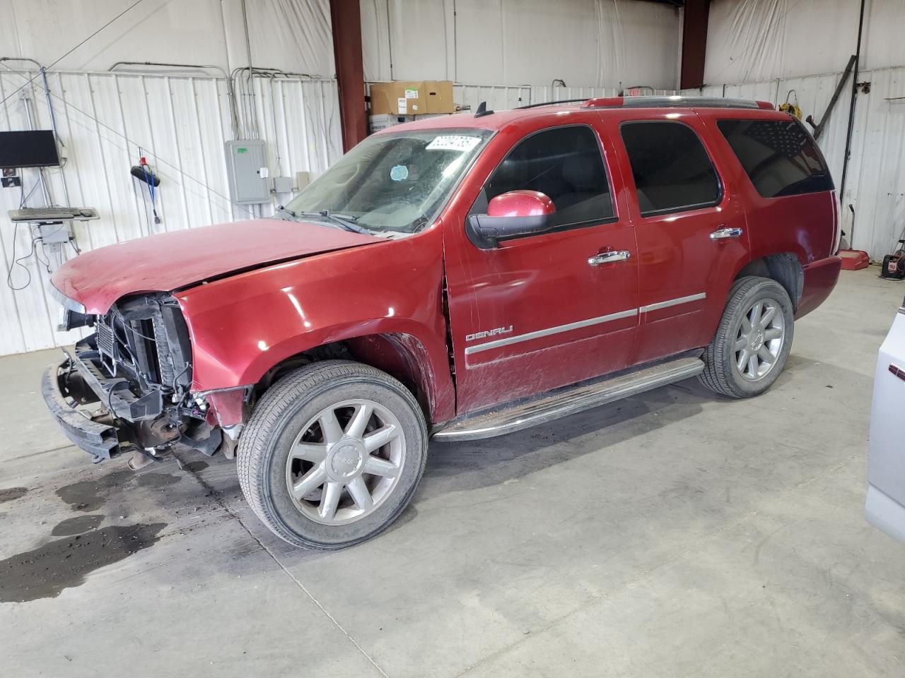 GMC Yukon Denali Image 1