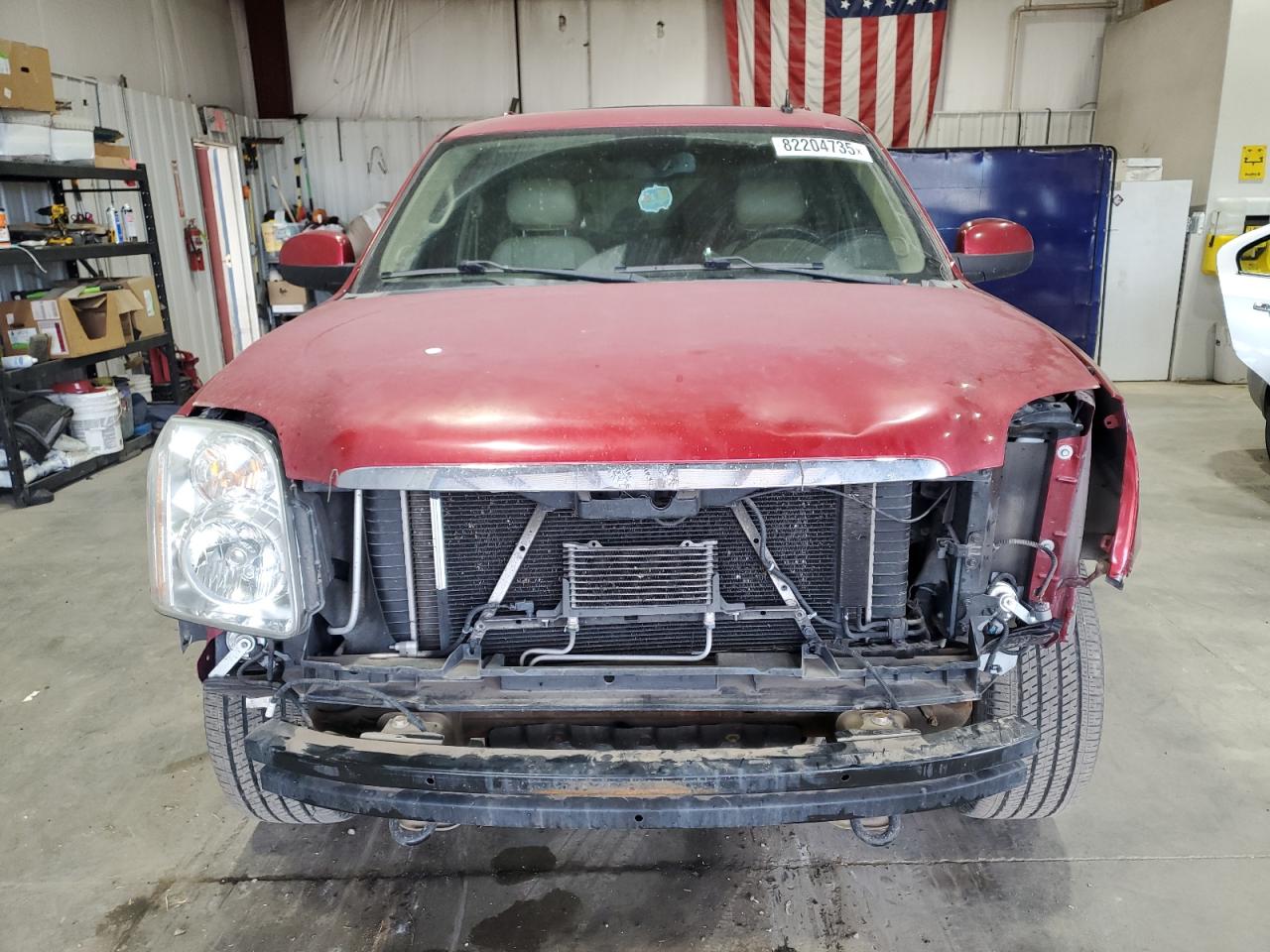 GMC Yukon Denali Image 8