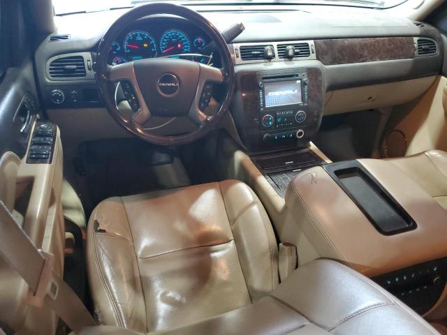 GMC Yukon Denali Image 9