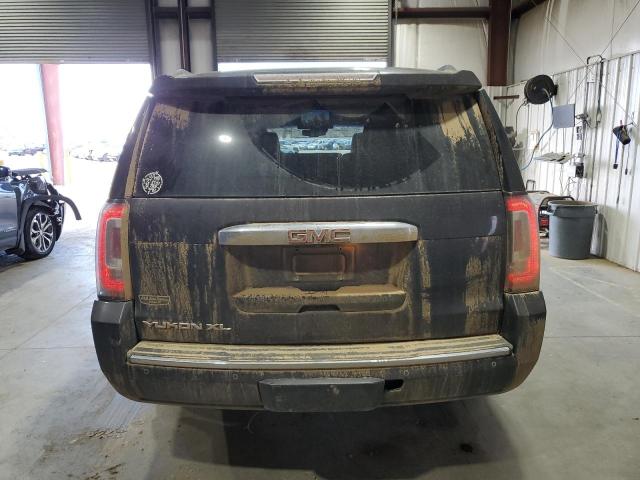 GMC Yukon Denali Image 7