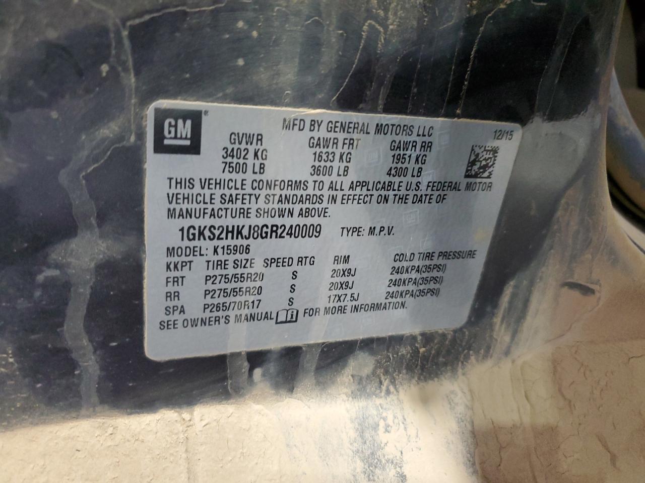 GMC Yukon Denali Image 12