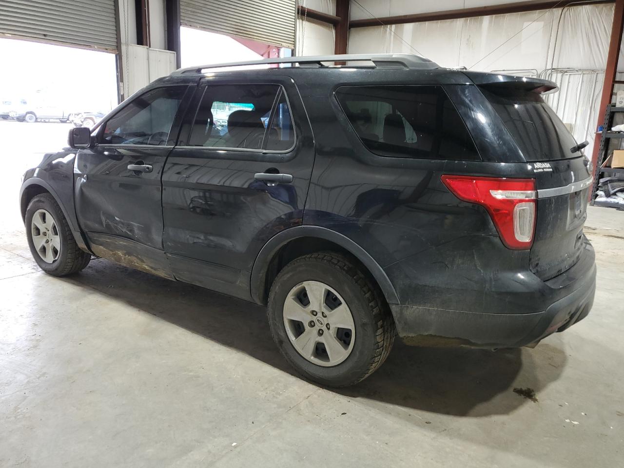 Ford Explorer Image 12