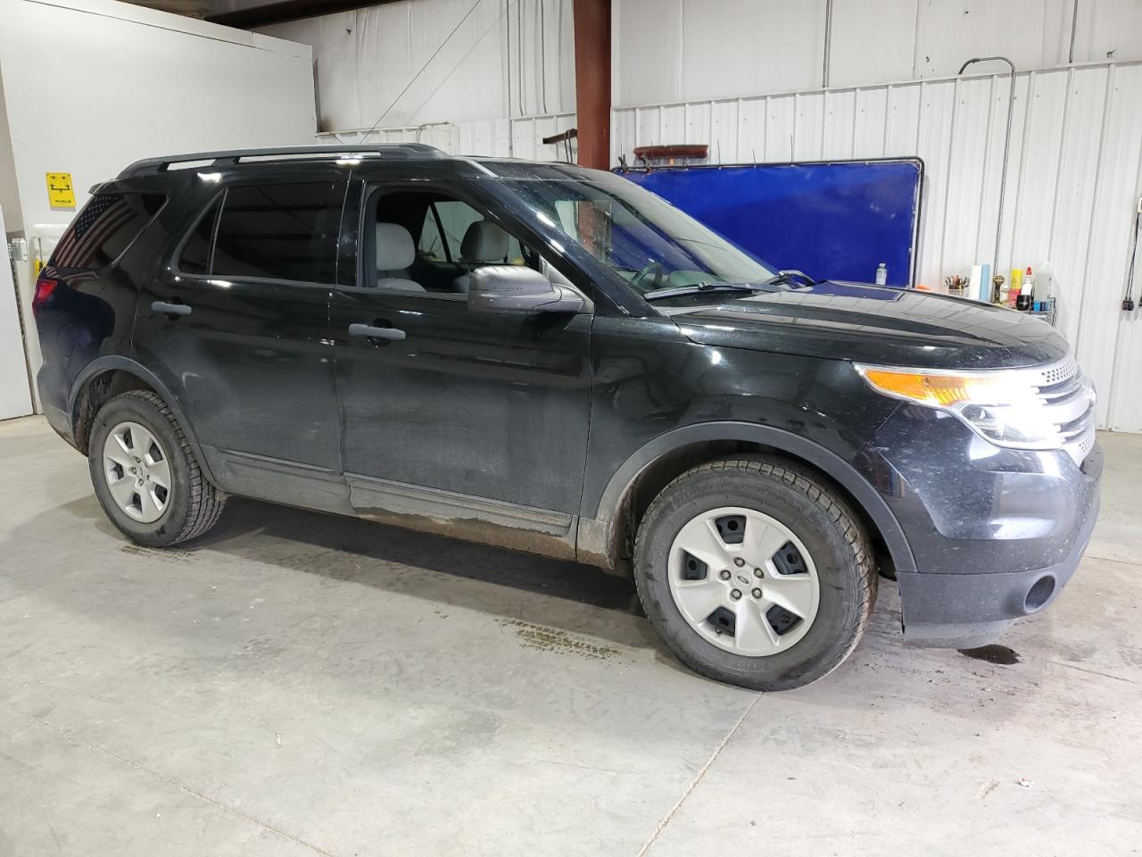 Ford Explorer Image 3