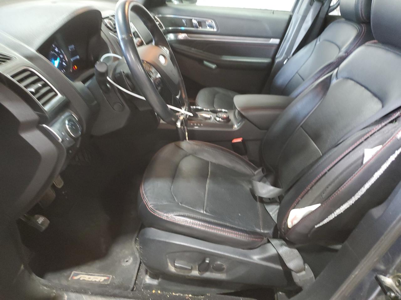 Ford Explorer Sport Image 9