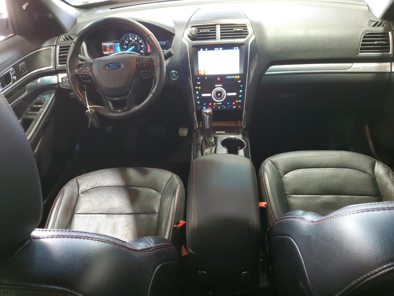 Ford Explorer Sport Image 3