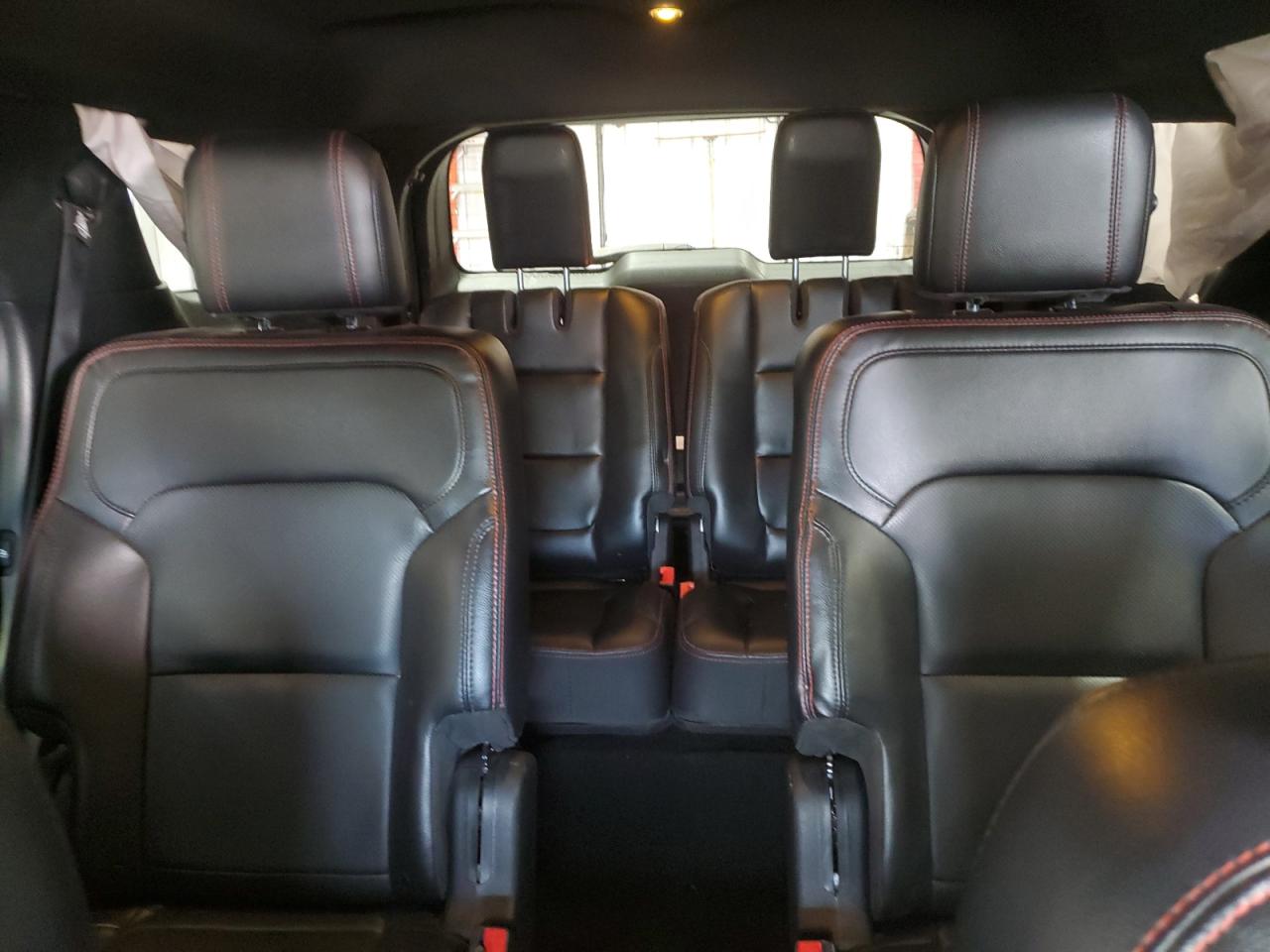 Ford Explorer Sport Image 11