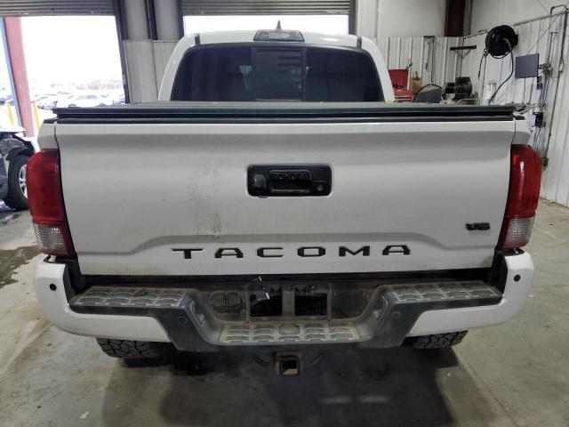 Toyota Tacoma Double Cab Image 3