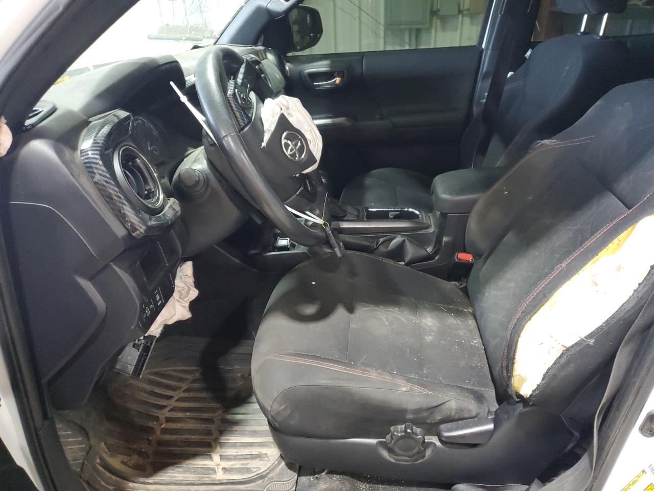 Toyota Tacoma Double Cab Image 8