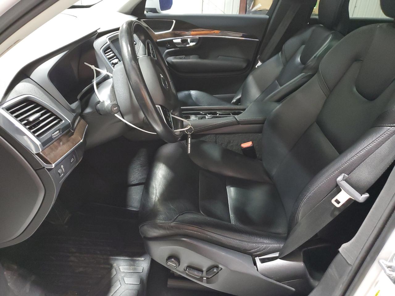 Volvo XC90 T6 Momentum Image 6