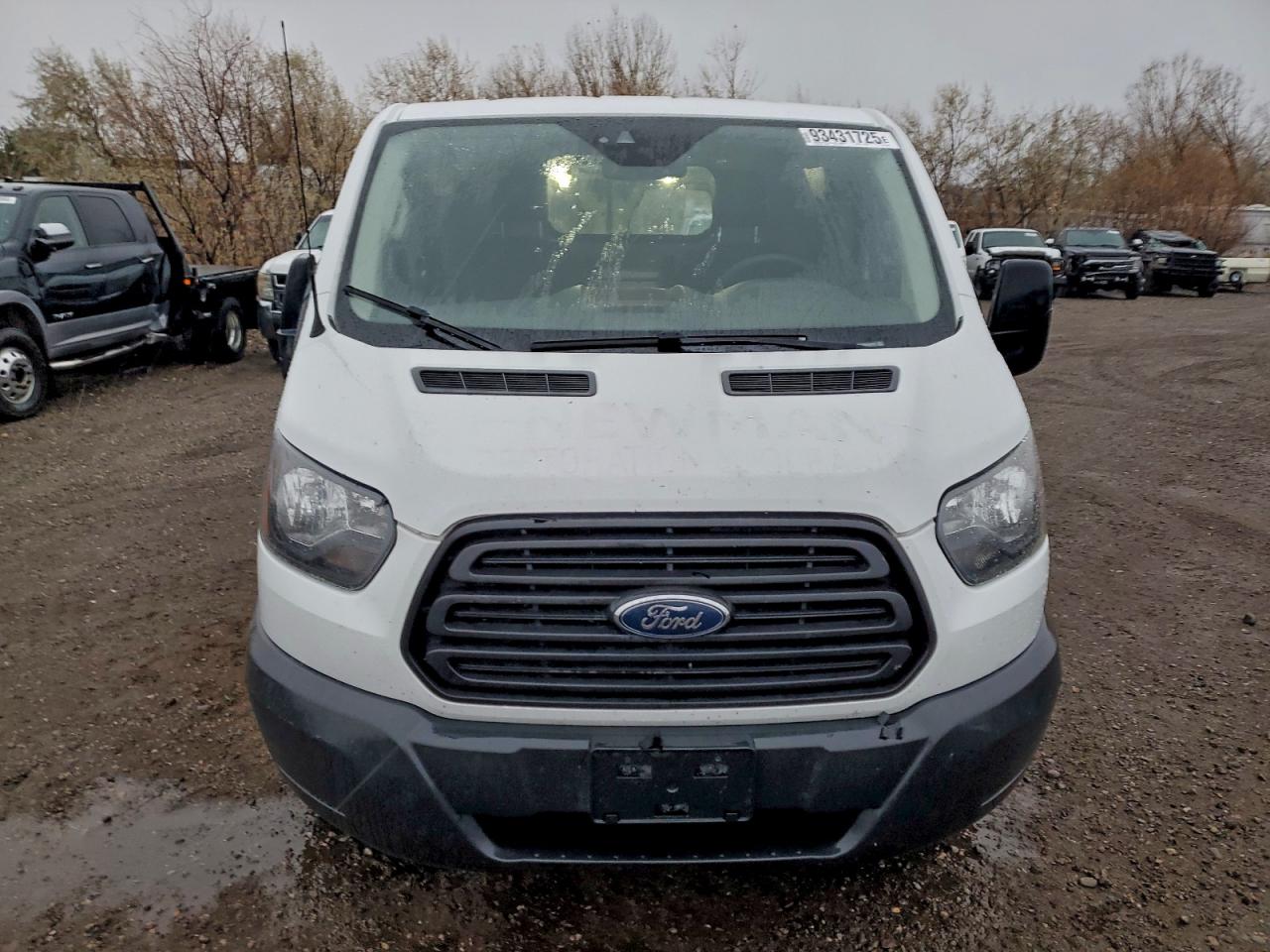 Ford Transit T-150 Image 3