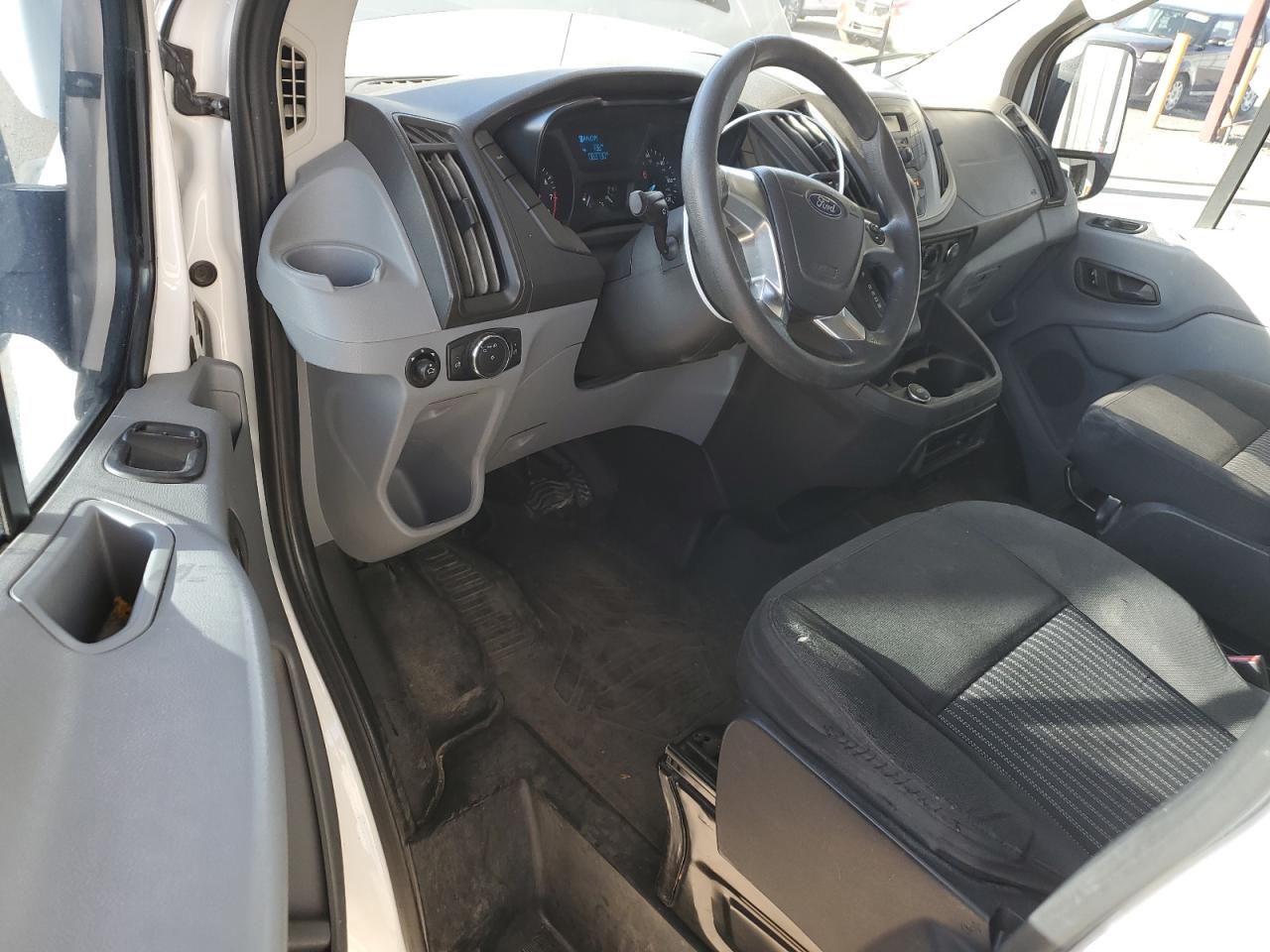 Ford Transit T-150 Image 12