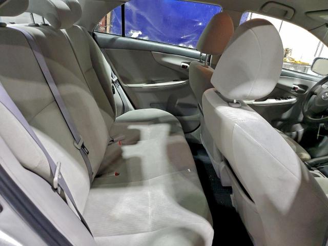 Toyota Corolla Base Image 8