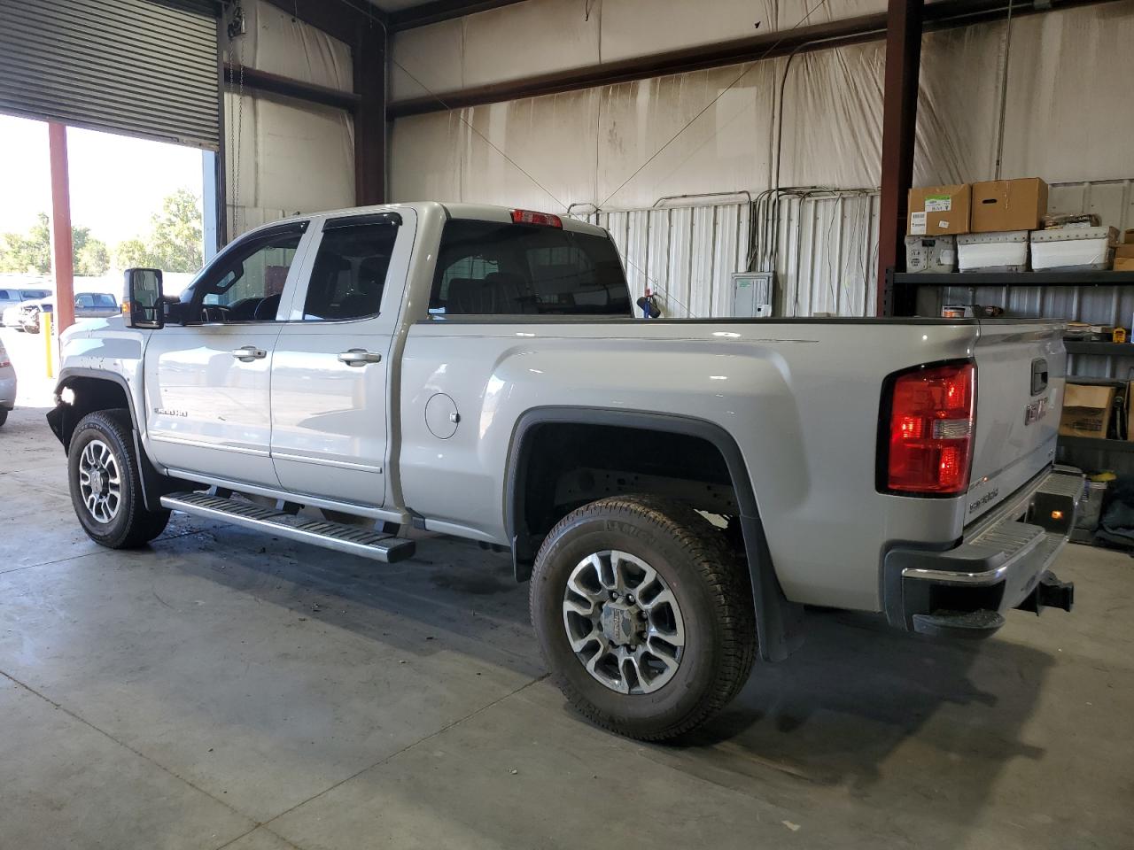 GMC Sierra K2500 Sle Image 3
