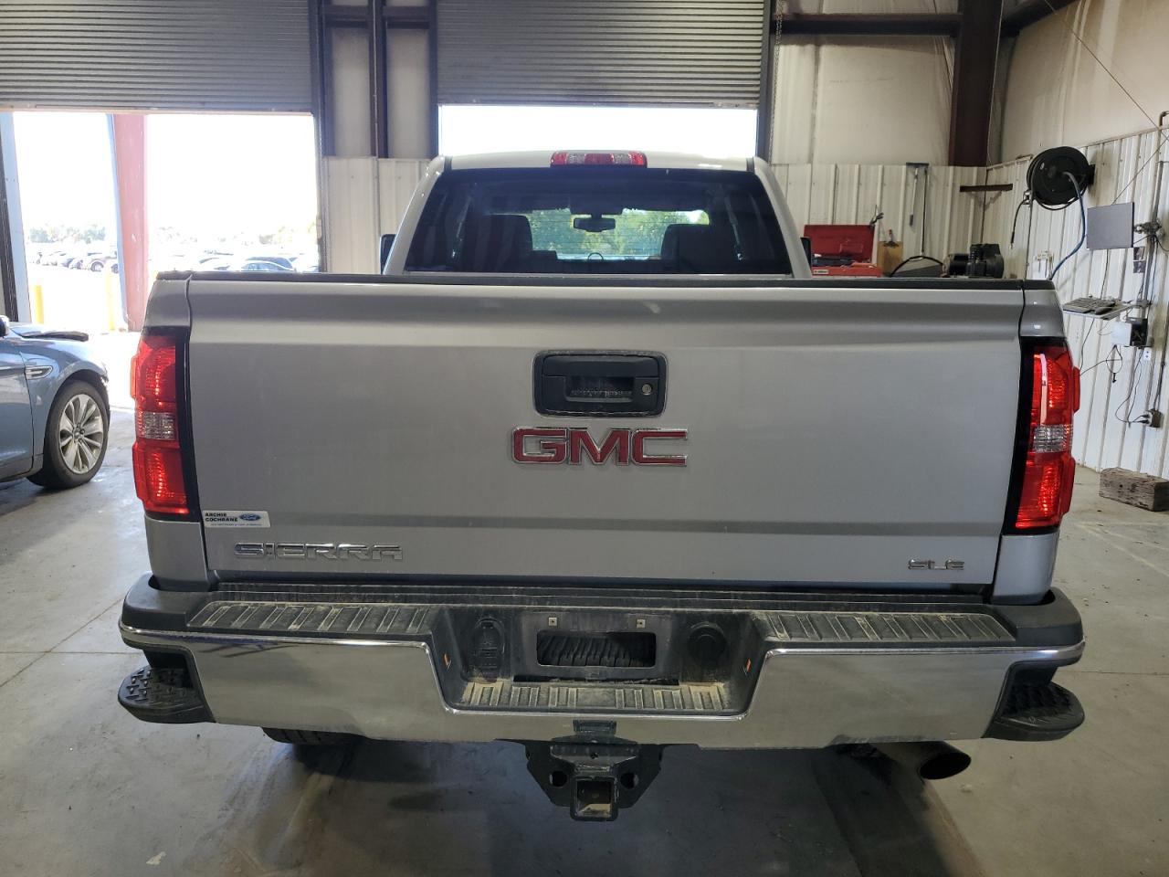 GMC Sierra K2500 Sle Image 5