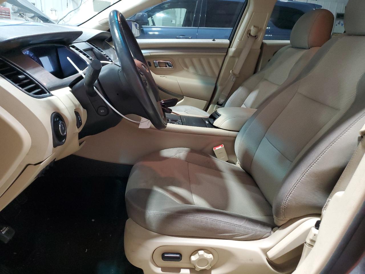 Ford Taurus Sel Image 9