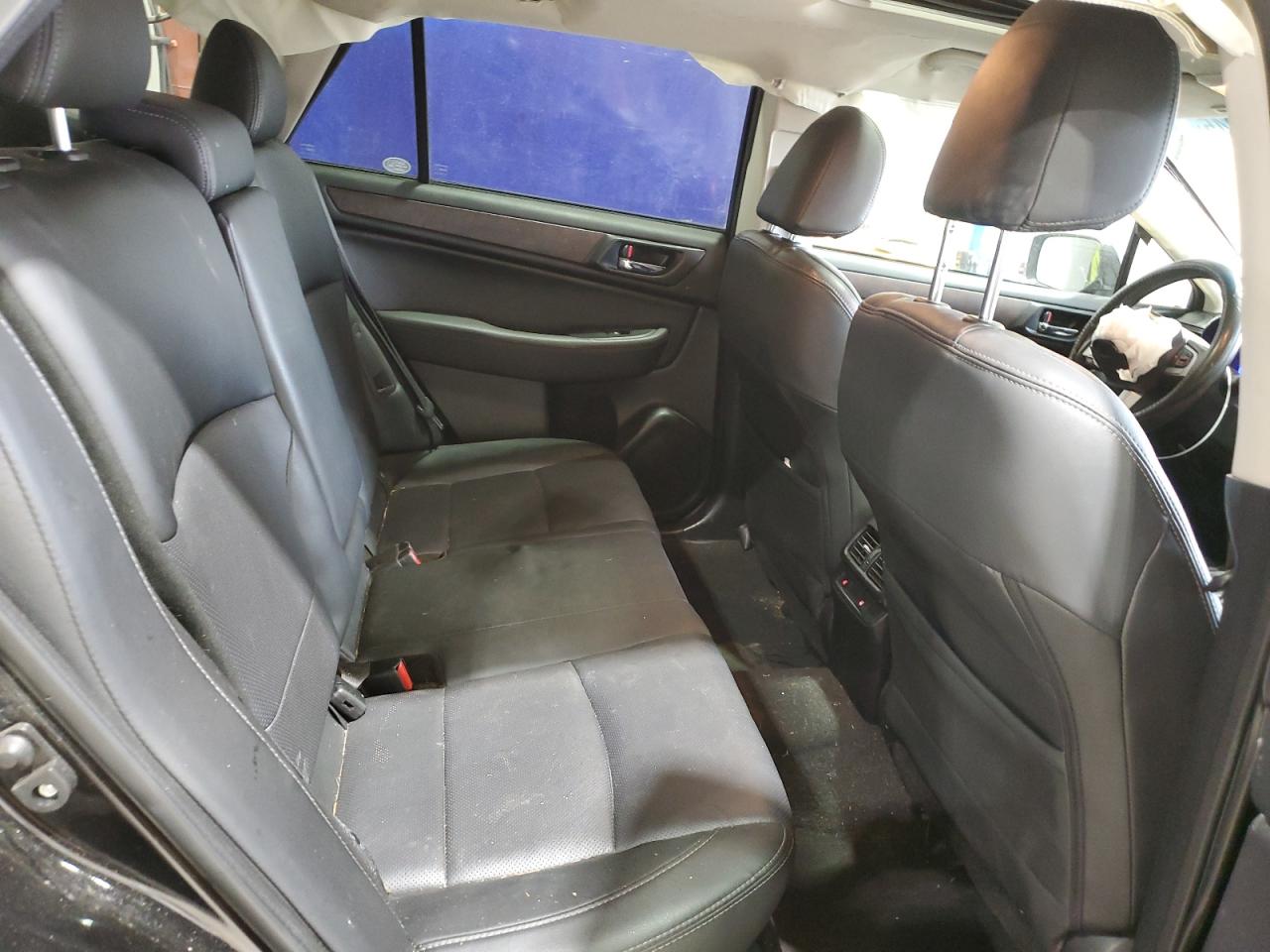 Subaru Outback 2.5i Limited Image 9