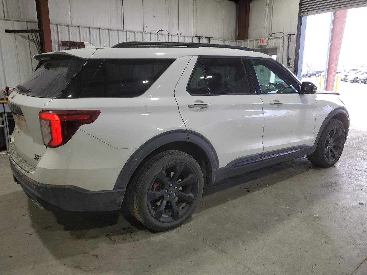 Ford Explorer St Image 4