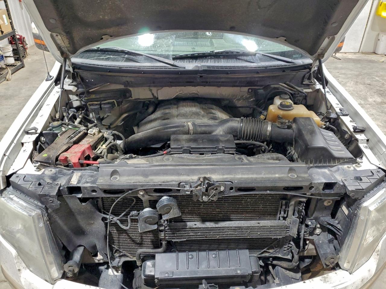 Ford F-150 Supercrew Image 8