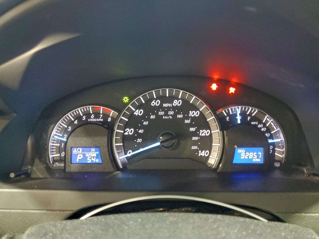 Toyota Camry L Image 7