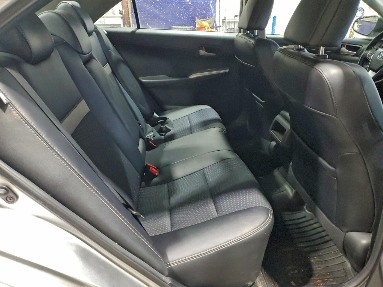 Toyota Camry L Image 12