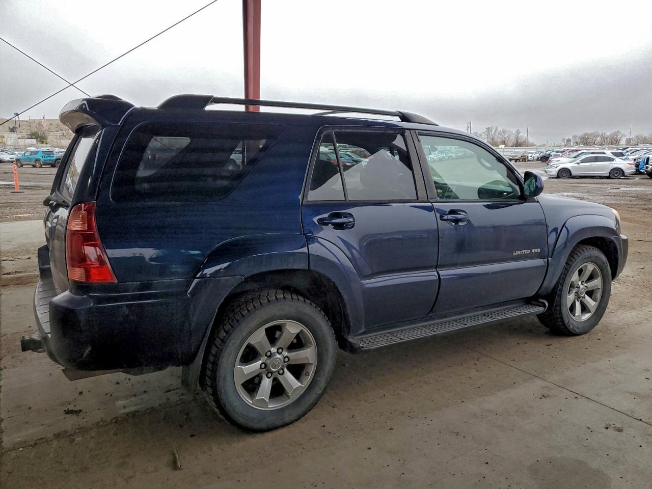 Toyota 4Runner Limited Image 4