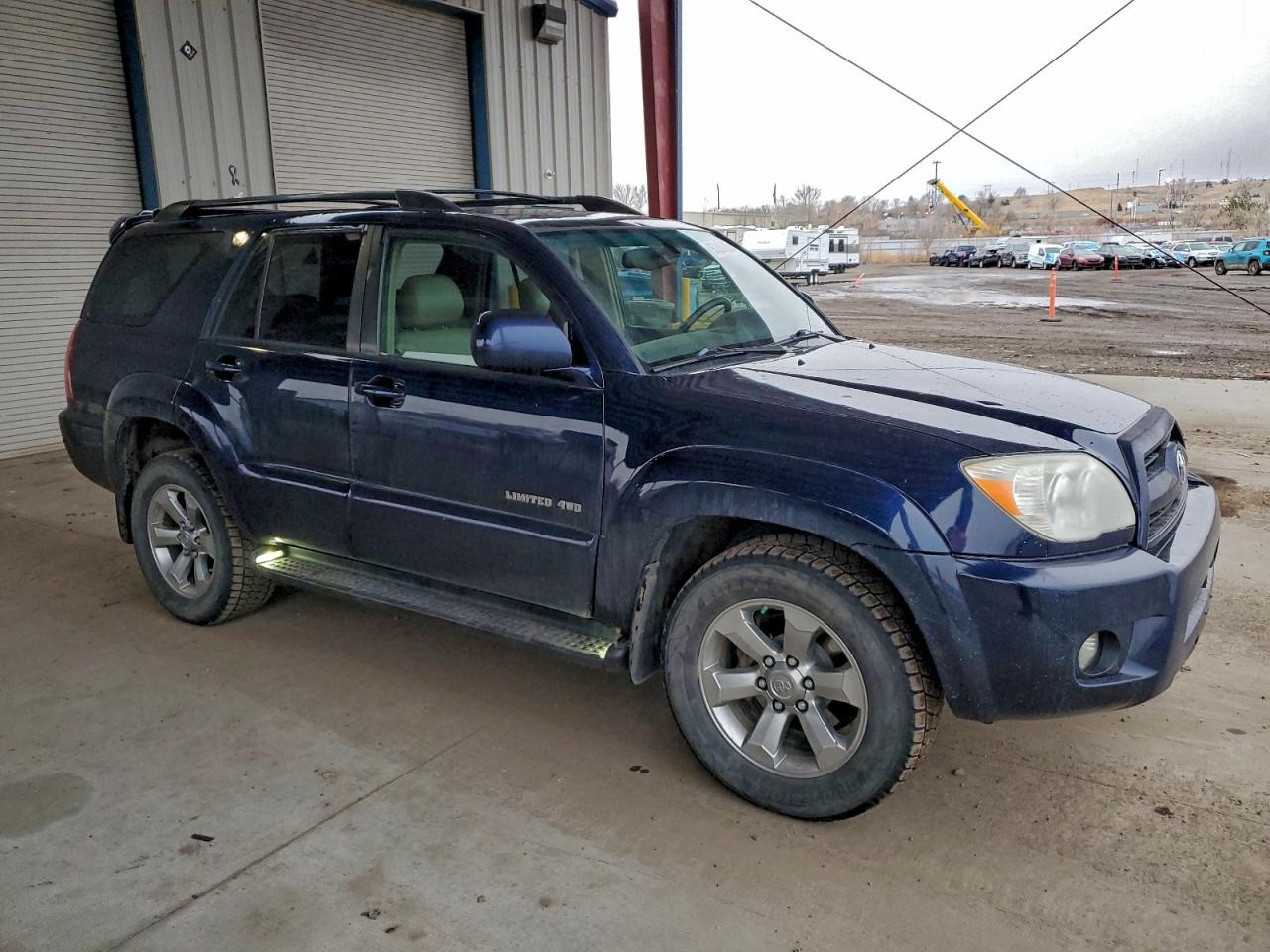 Toyota 4Runner Limited Image 2