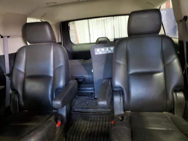 GMC Yukon Denali Image 5