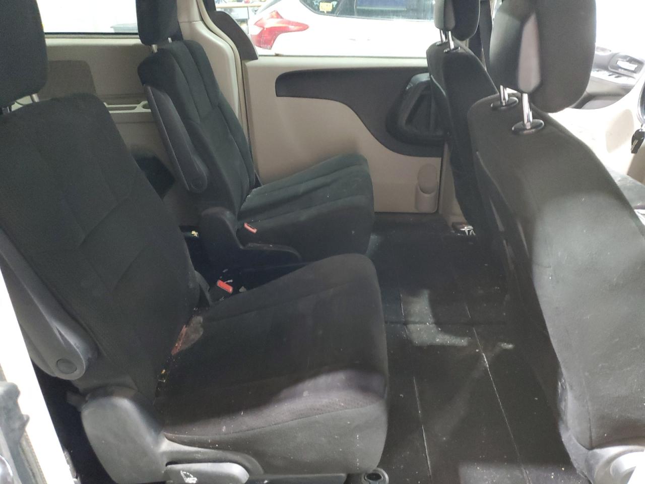 Chrysler Minivan Touring Image 5