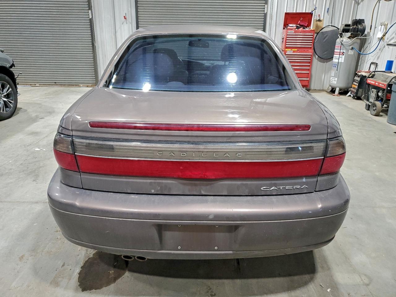 Cadillac Catera Image 6