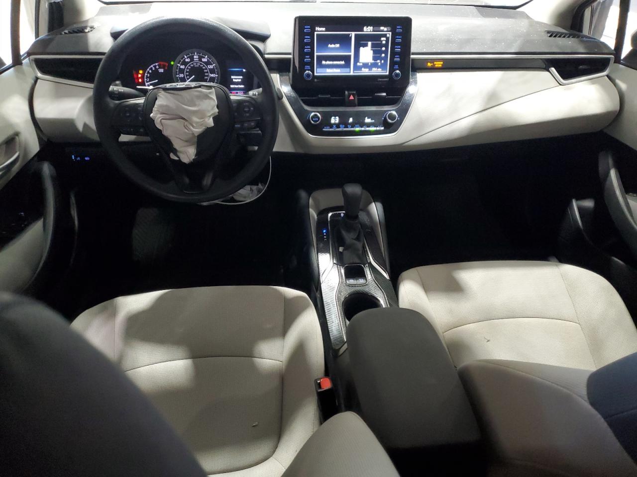 Toyota Corolla Le Image 10