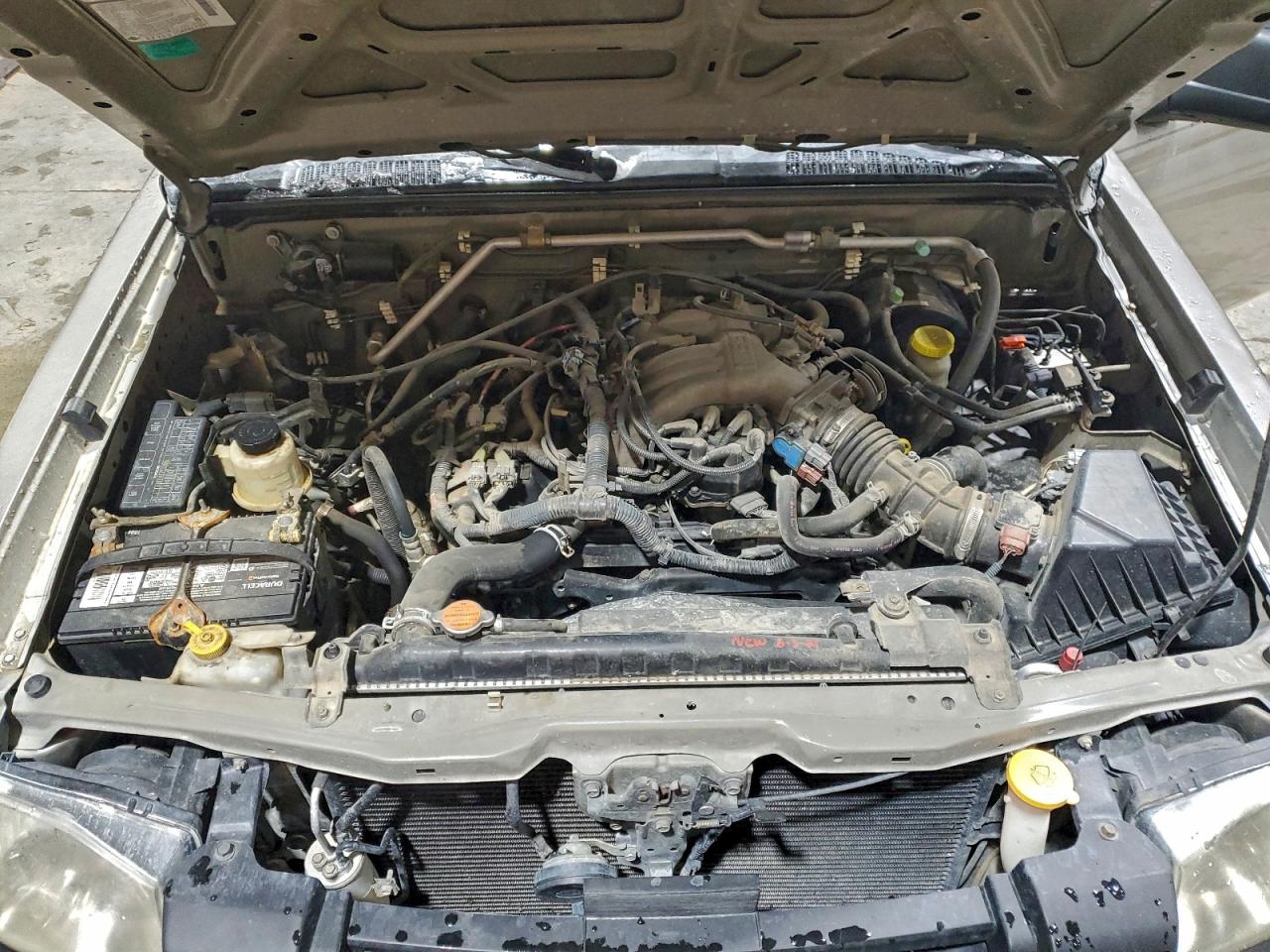 Nissan Frontier Crew Cab Xe Image 10