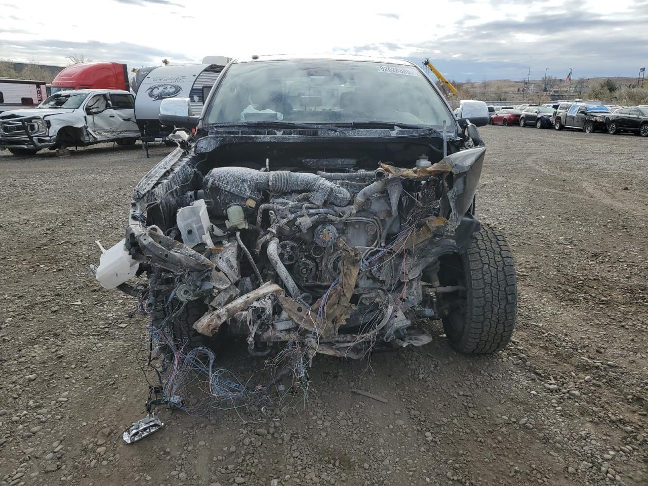 Toyota Tundra Crewmax Limited Image 12