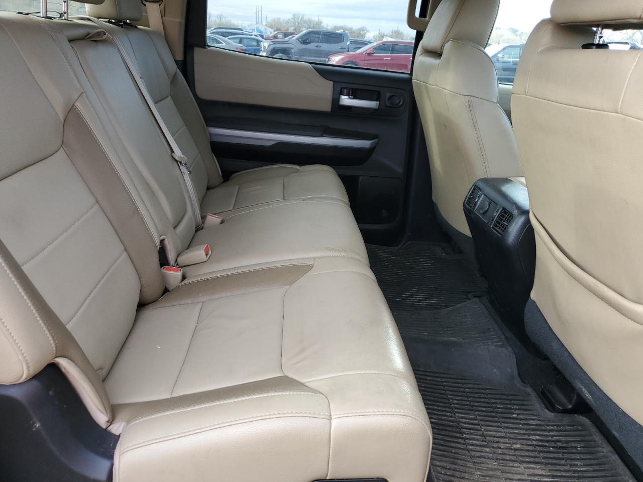 Toyota Tundra Crewmax Limited Image 10