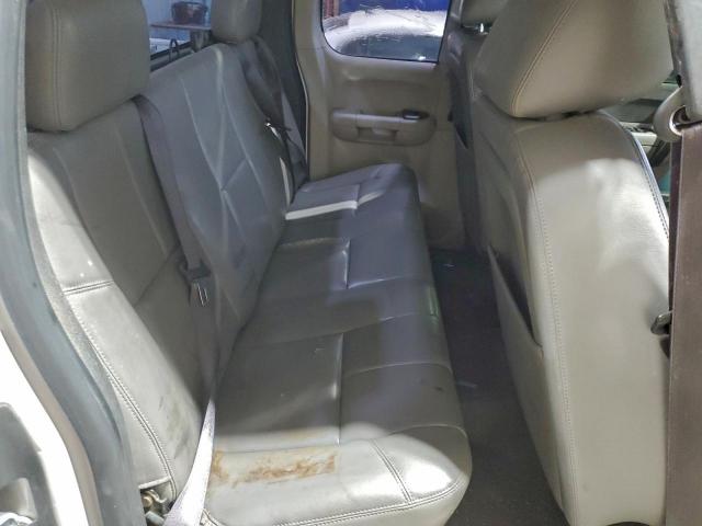 Chevrolet Silverado K2500 Heavy Duty Image 11