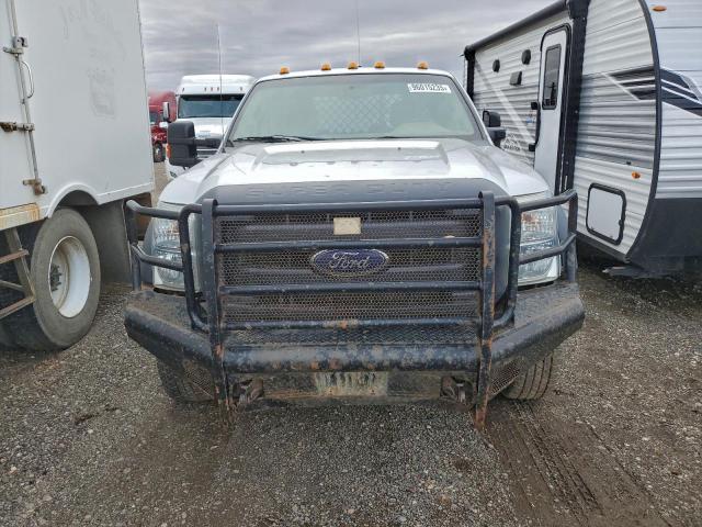 Ford F-550 Super Duty Image 2