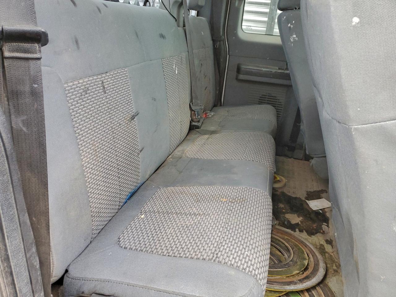 Ford F-550 Super Duty Image 8