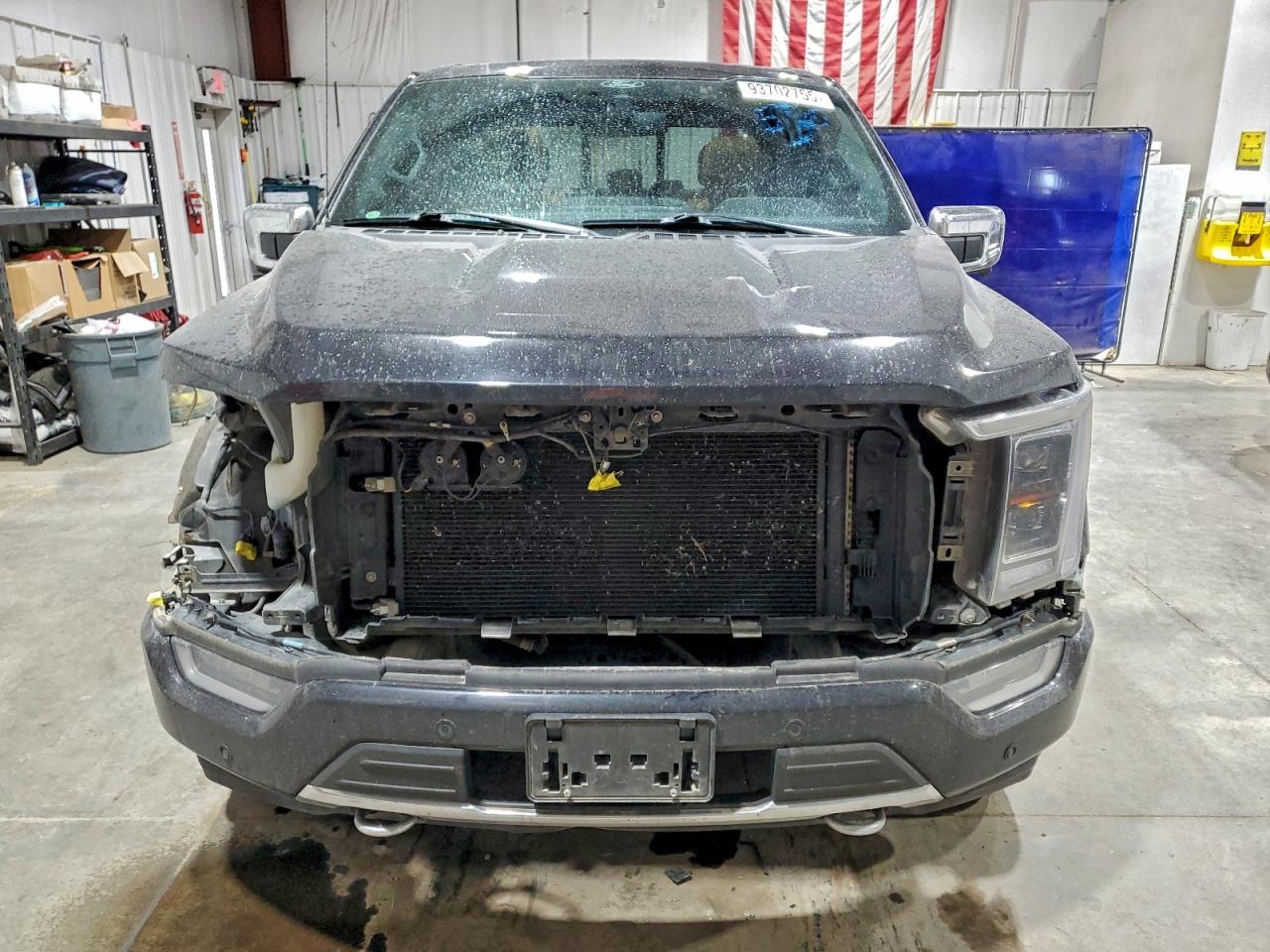 Ford F-150 Supercrew Image 8