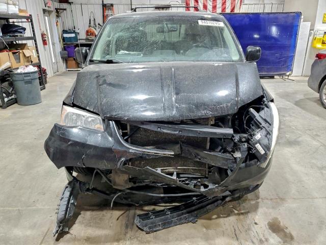 Chrysler Minivan Touring Image 10