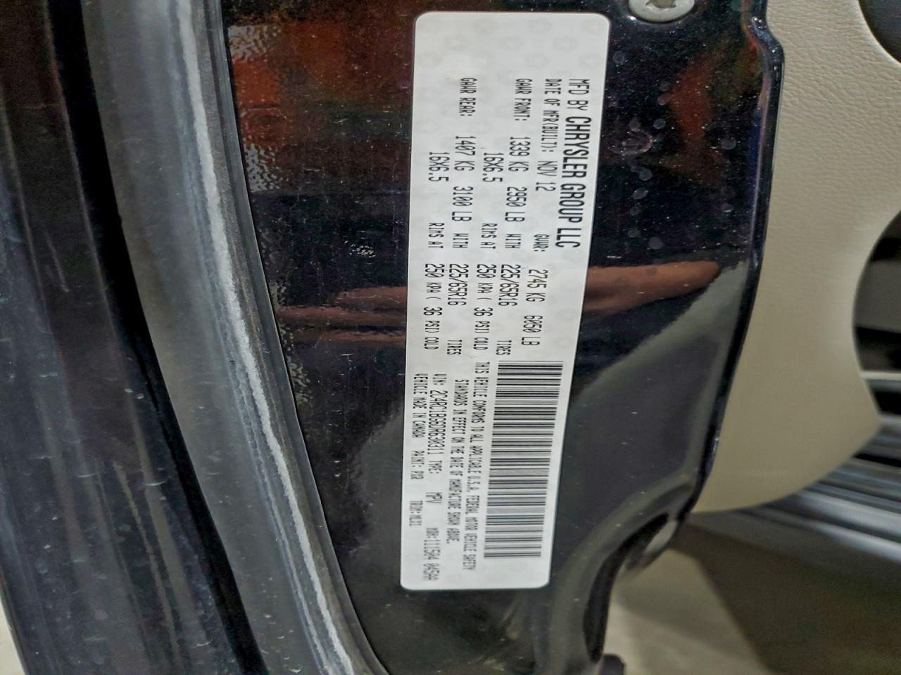 Chrysler Minivan Touring Image 11