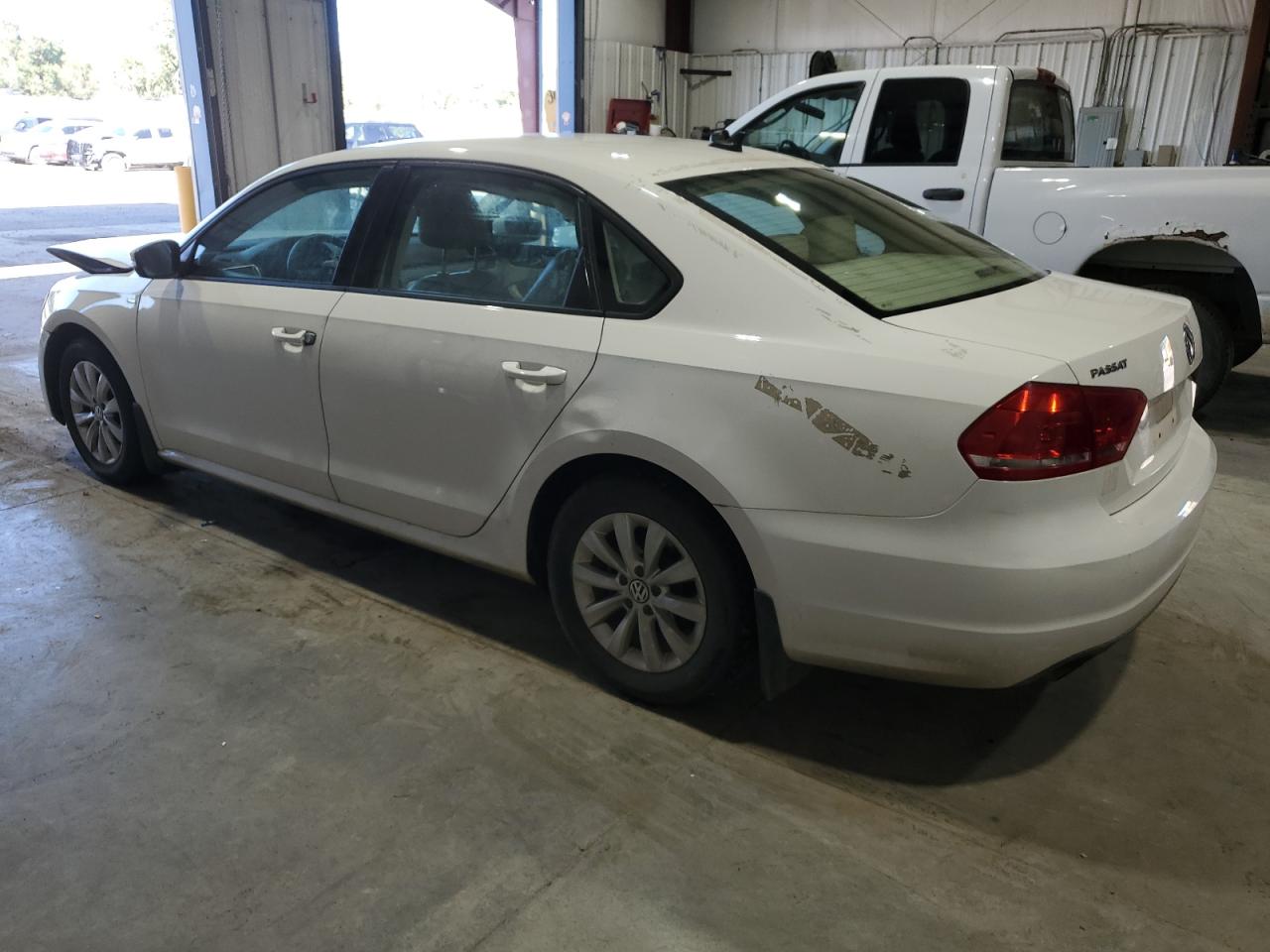 Volkswagen Jetta S Image 2