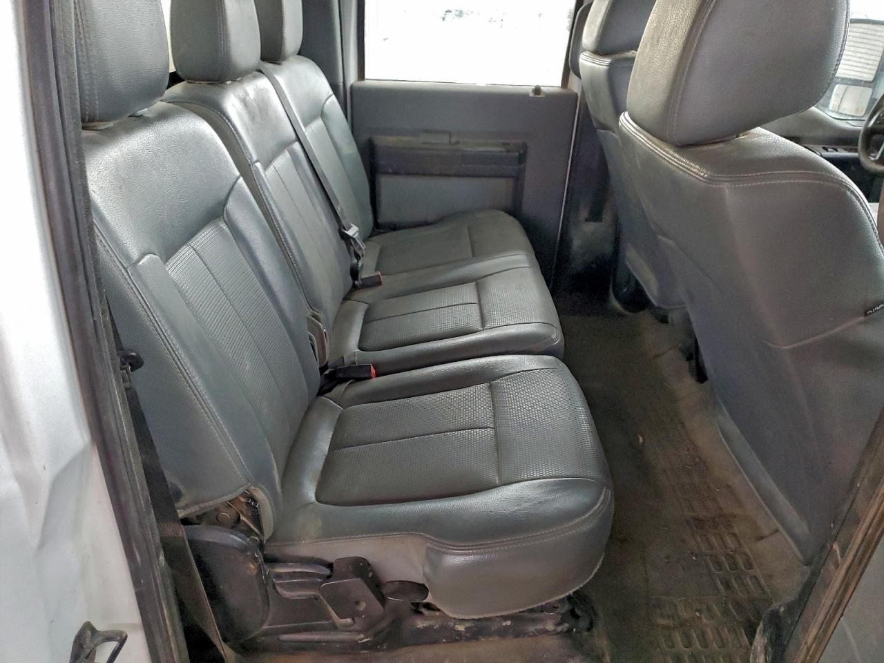 Ford F-350 Super Duty Image 12