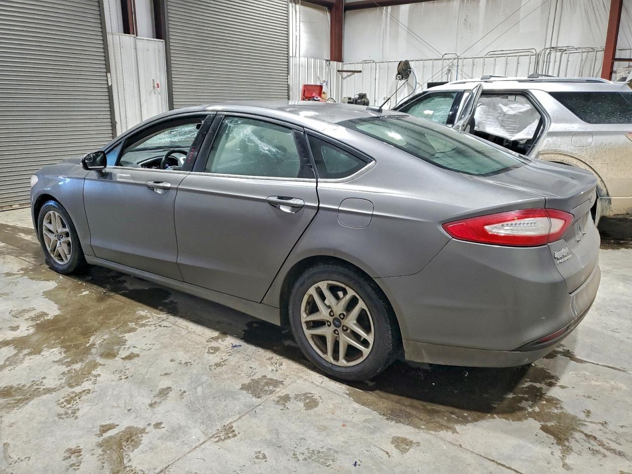 Ford Fusion Se Image 4
