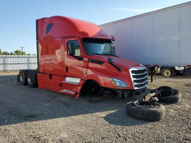  Salvage Freightliner Cascadia 1