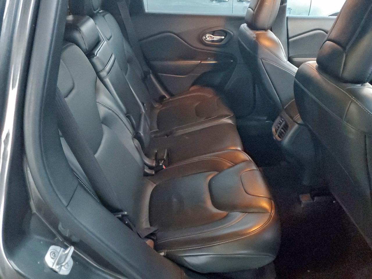 Jeep Grand Cherokee Limited Image 8