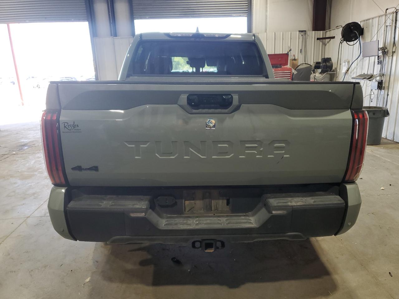 Toyota Tundra Crewmax Limited Image 5